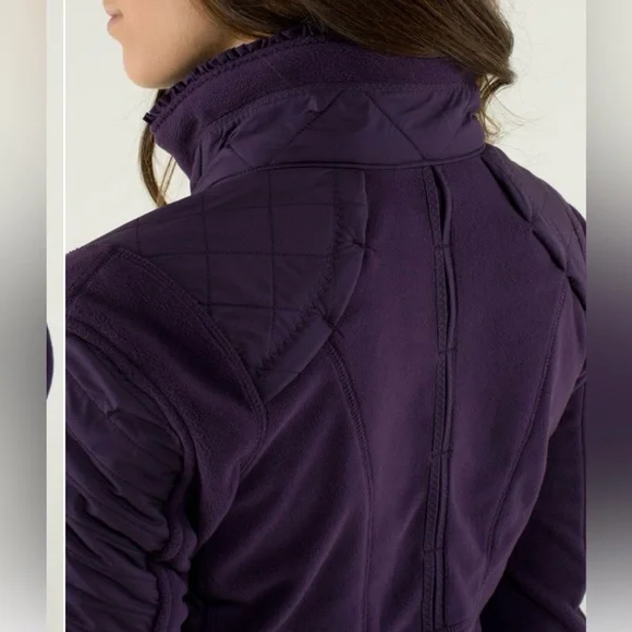 Lululemon Fleecy Keen Jacket in deep Zinfandel - Picture 8 of 12